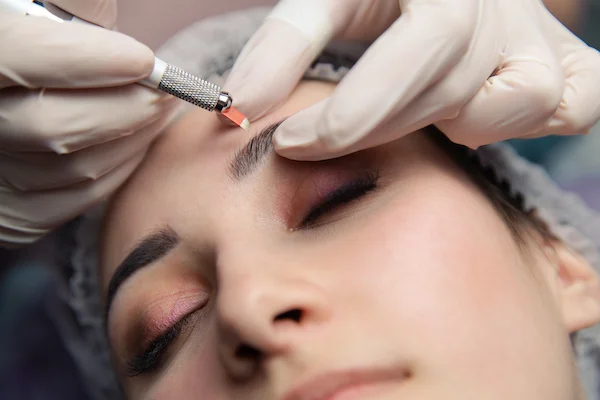 Microblading des sourcils